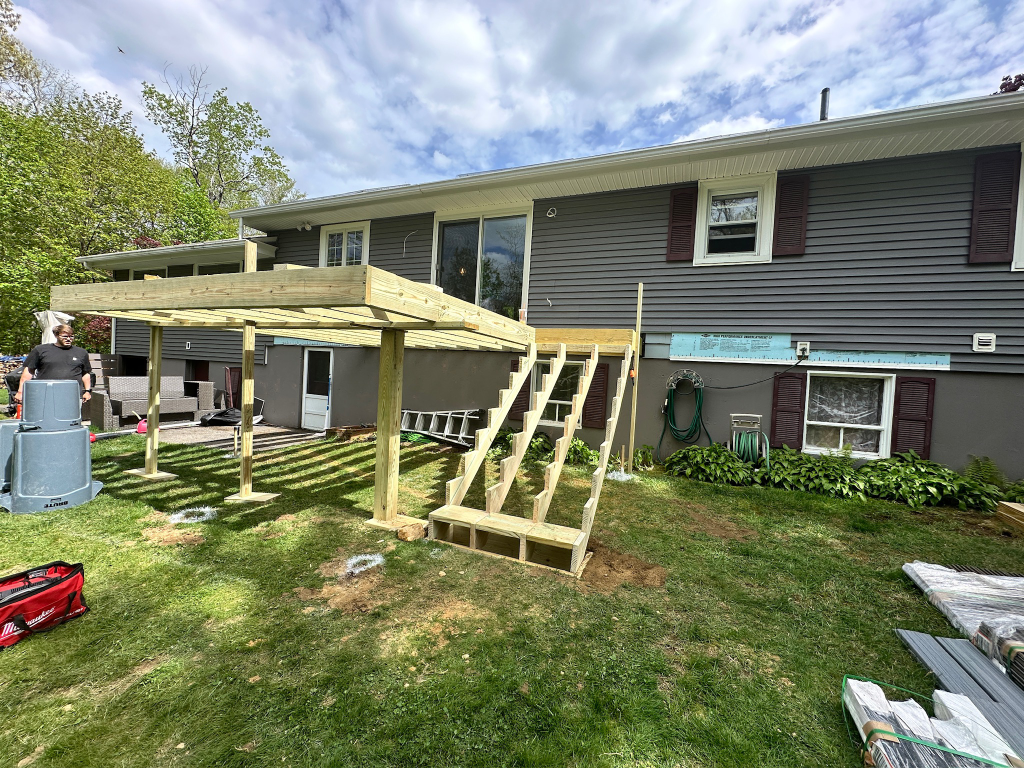 Framing a composite deck using Diamond Pier footings