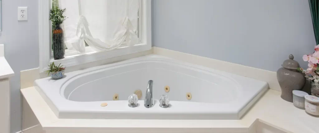 Corner Bathtubs vs. Standard Bathtubs: Which Is Right for Your Bathroom?