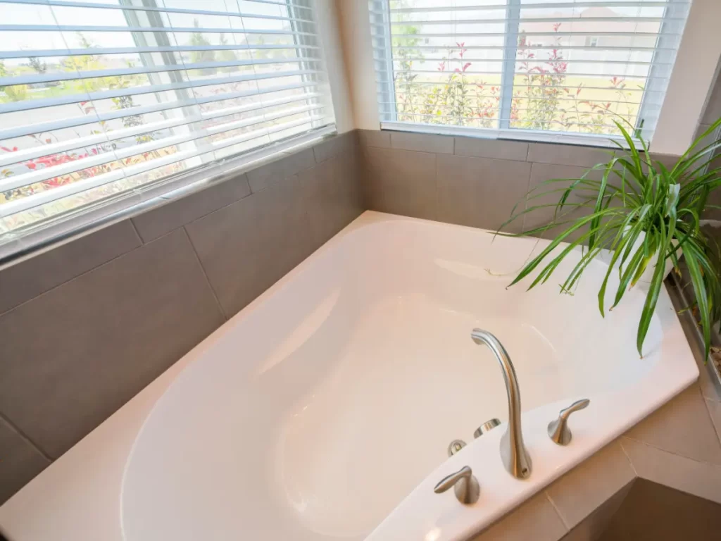 Corner Bathtubs vs. Standard Bathtubs: Which Is Right for Your Bathroom?

